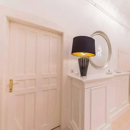 Pure Luxury Apartment