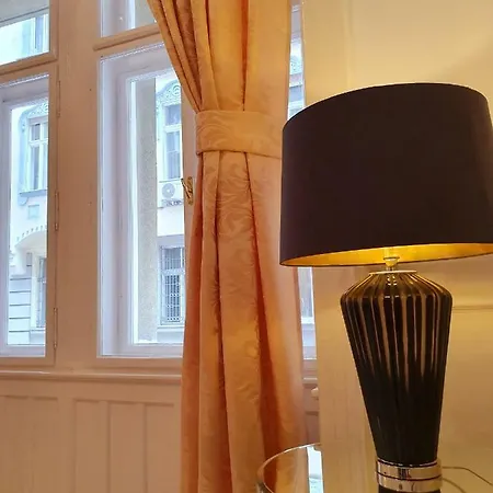 Pure Luxury Apartment *